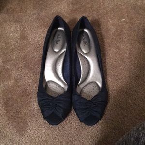 Open toe kitten heels